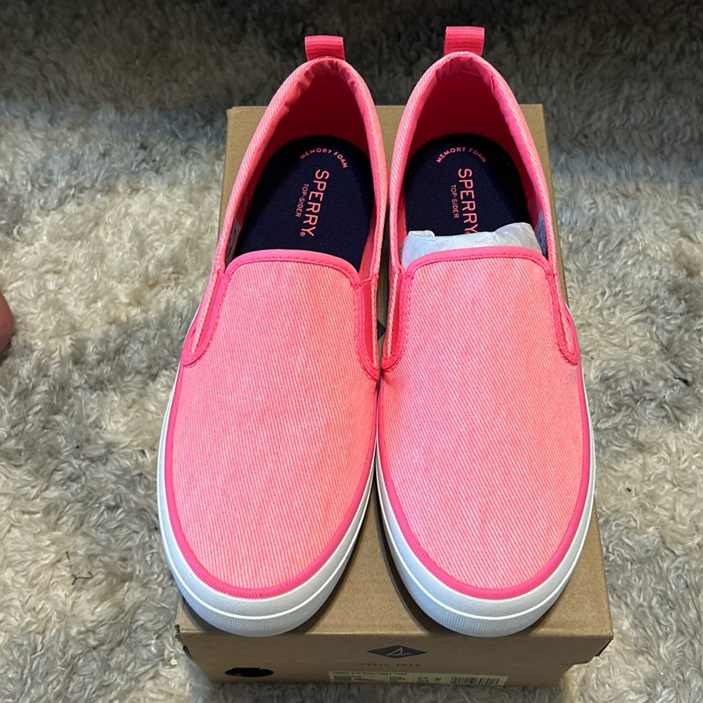 Hot pink slide in sneaker